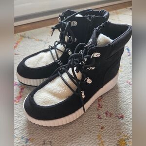 Torrid Faux Suede And Sherpa Winter Boots - 9WW